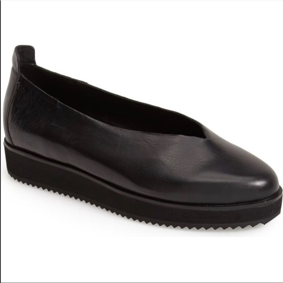 Eileen Fisher Canoe Leather slip-on shoes black 9
